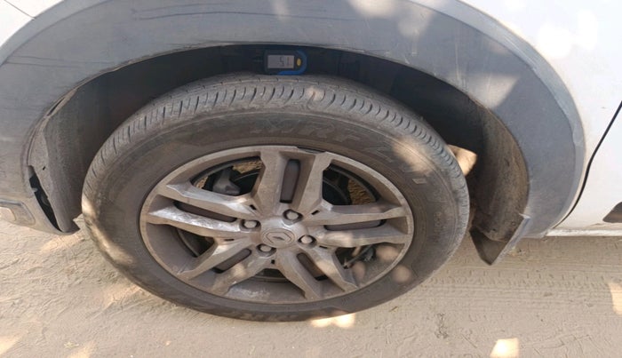 2021 Renault TRIBER RXZ AMT, Petrol, Automatic, 46,429 km, tyre