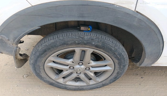 2021 Renault TRIBER RXZ AMT, Petrol, Automatic, 46,429 km, tyre