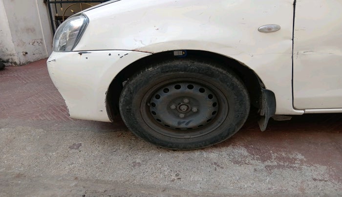 2014 Toyota Etios Liva G, Petrol, Manual, 1,25,443 km, tyre