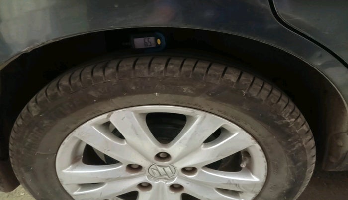 2016 Maruti Ertiga ZDI SHVS, Diesel, Manual, 2,23,404 km, tyre