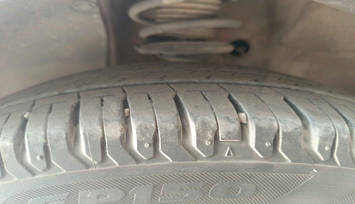 2017 Maruti IGNIS ALPHA 1.2 DUAL TONE, Petrol, Manual, 1,03,398 km, tyre