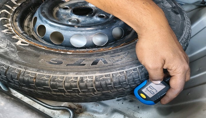 2018 Maruti Alto 800 VXI, Petrol, Manual, 52,164 km, tyre