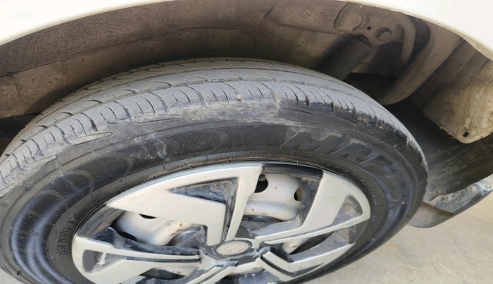 2012 Maruti Wagon R 1.0 LXI CNG, Petrol, Manual, 1,46,306 km, tyre