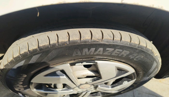 2012 Maruti Wagon R 1.0 LXI CNG, Petrol, Manual, 1,46,306 km, tyre