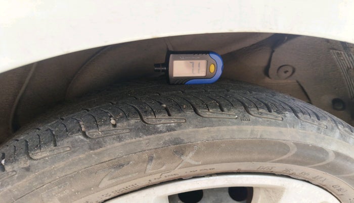 2013 Hyundai Verna FLUIDIC 1.6 CRDI EX, Diesel, Manual, 1,02,684 km, tyre