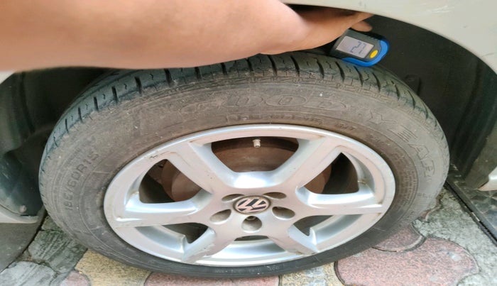 2012 Volkswagen Vento HIGHLINE 1.6 MPI, Petrol, Manual, 1,01,742 km, tyre