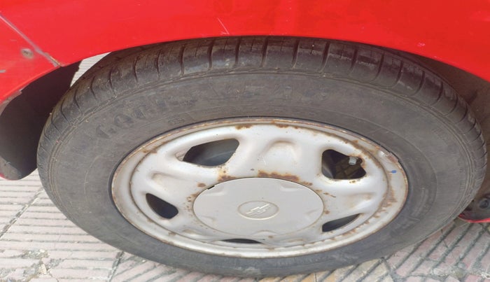 2011 Chevrolet Beat LT PETROL, Petrol, Manual, 54,650 km, tyre