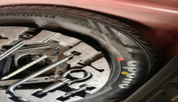 2019 Volkswagen Polo HIGHLINE PLUS 1.0 16 ALLOY, Petrol, Manual, 69,230 km, tyre