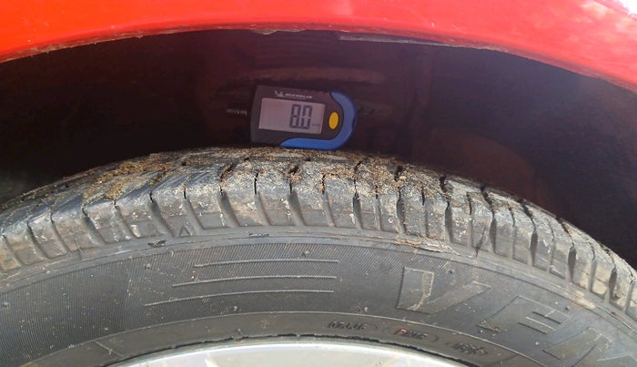 2018 Volkswagen Polo TRENDLINE 1.0L, Petrol, Manual, 1,06,924 km, tyre