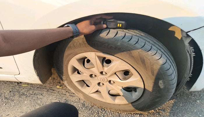 2016 Hyundai Elite i20 SPORTZ 1.2, Petrol, Manual, 1,54,952 km, tyre