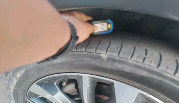 2022 Mahindra XUV300 W8 (O) 1.5 DIESEL, Diesel, Manual, 94,478 km, tyre