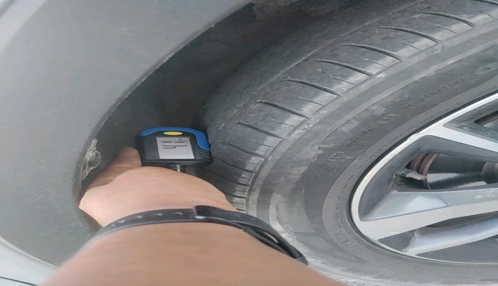 2022 Mahindra XUV300 W8 (O) 1.5 DIESEL, Diesel, Manual, 94,478 km, tyre