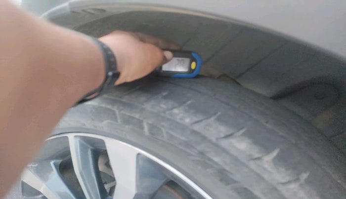 2022 Mahindra XUV300 W8 (O) 1.5 DIESEL, Diesel, Manual, 94,478 km, tyre