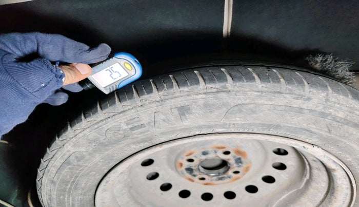 2018 Maruti Wagon R 1.0 VXI, Petrol, Manual, 1,43,798 km, tyre