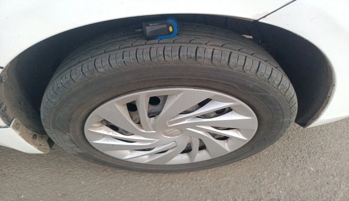 2016 Maruti Ertiga VXI CNG, Petrol, Manual, 1,85,157 km, tyre