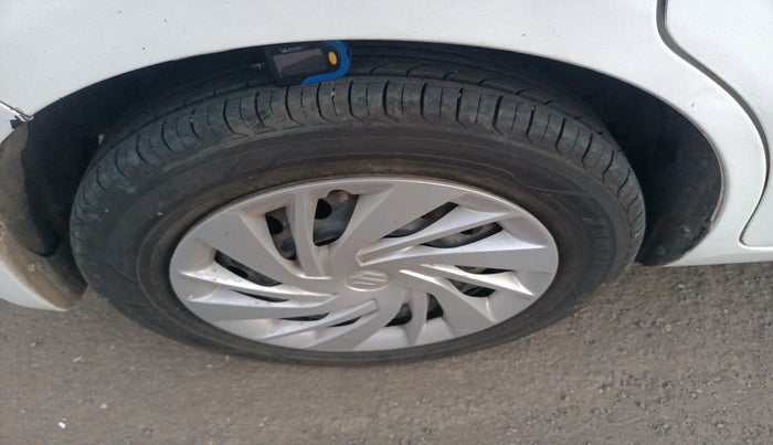 2016 Maruti Ertiga VXI CNG, Petrol, Manual, 1,85,157 km, tyre