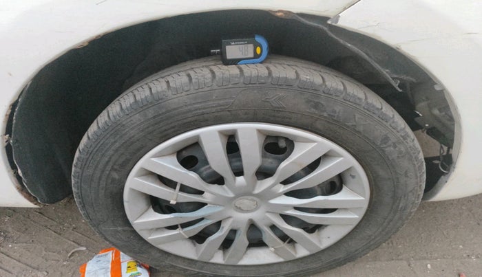 2013 Tata Indica Vista GVX SAFIRE65, Petrol, Manual, 66,214 km, tyre