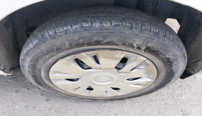 2015 Maruti Swift VDI, Diesel, Manual, 91,547 km, tyre