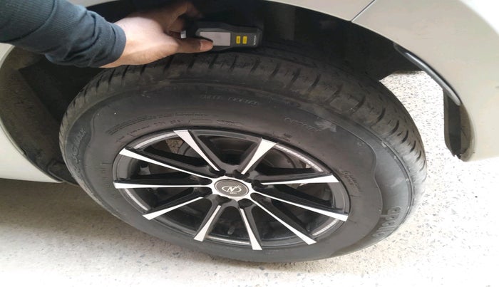 2022 Maruti Swift VXI, Petrol, Manual, 38,456 km, tyre