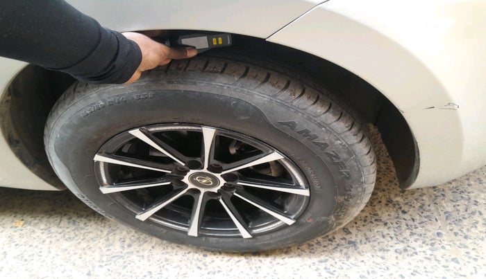 2022 Maruti Swift VXI, Petrol, Manual, 38,456 km, tyre