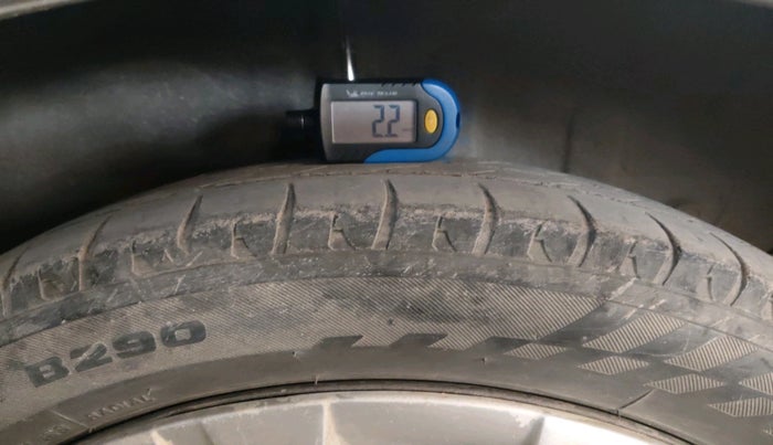 2013 Toyota Etios G, Petrol, Manual, 80,684 km, tyre