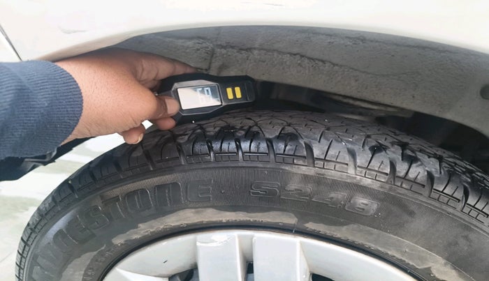 2013 Maruti Alto 800 LXI, Petrol, Manual, 56,011 km, tyre