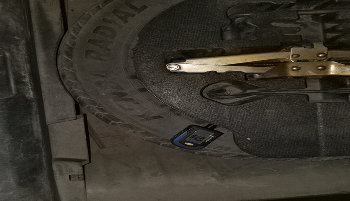 2010 Honda Civic 1.8L I-VTEC V MT, Petrol, Manual, 2,00,652 km, tyre