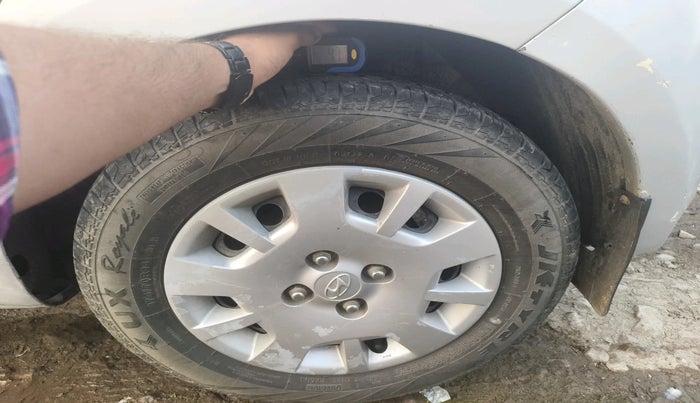 2013 Hyundai i20 MAGNA (O) 1.4 CRDI, Diesel, Manual, 1,03,015 km, tyre