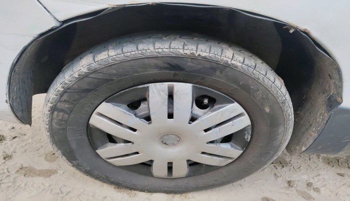 2013 Maruti Alto 800 LXI, Petrol, Manual, 1,56,667 km, tyre