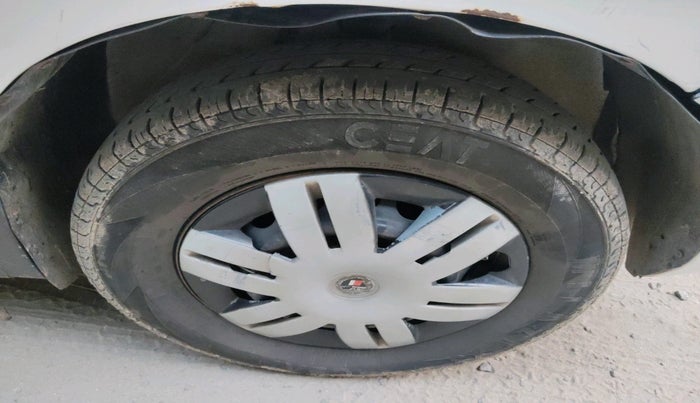 2013 Maruti Alto 800 LXI, Petrol, Manual, 1,56,667 km, tyre