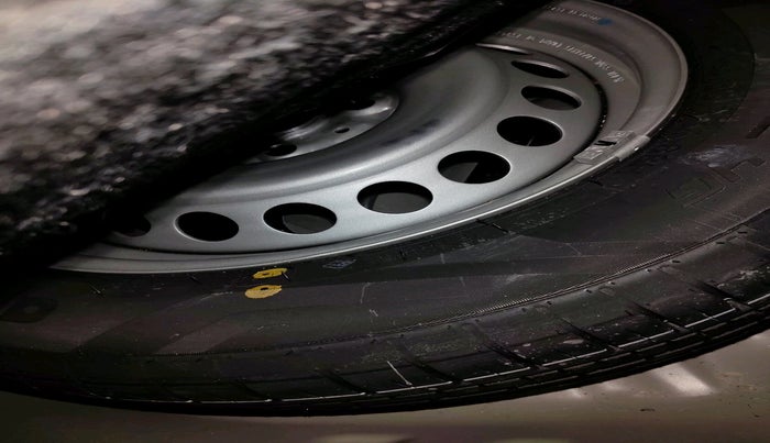 2024 Maruti Baleno SIGMA PETROL 1.2, Petrol, Manual, 41,303 km, tyre