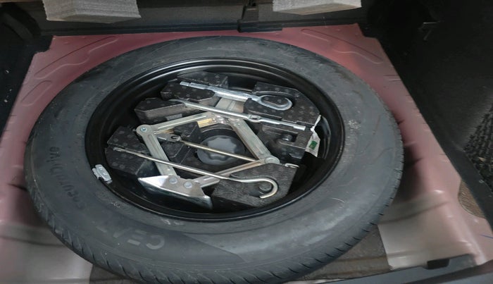 2022 MG ASTOR SHARP EX 1.5 MT, Petrol, Manual, 30,076 km, tyre