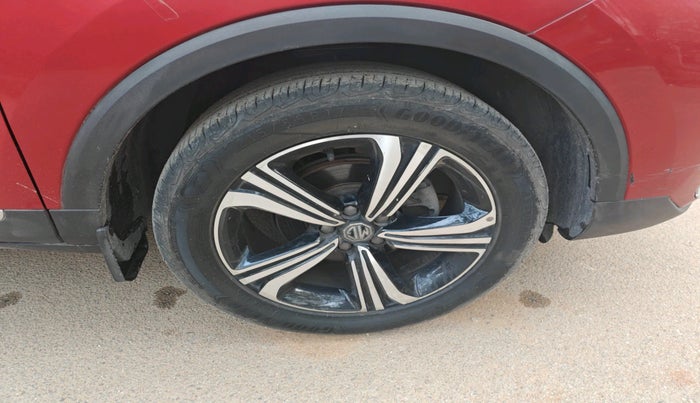 2022 MG ASTOR SHARP EX 1.5 MT, Petrol, Manual, 30,076 km, tyre