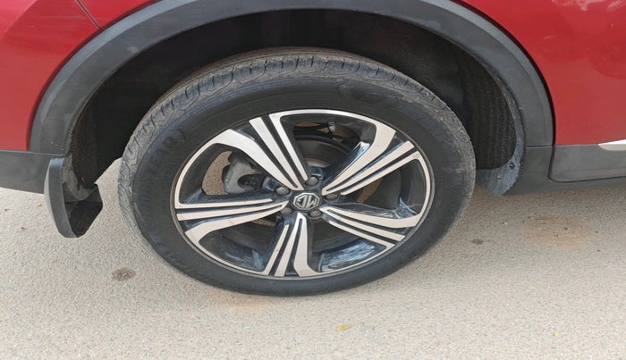 2022 MG ASTOR SHARP EX 1.5 MT, Petrol, Manual, 30,076 km, tyre