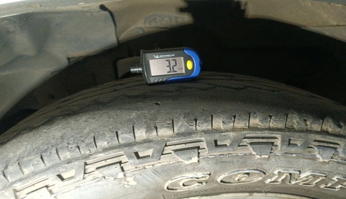 2017 Mahindra Scorpio S4 PLUS 1.99 INTELLI-HYBRID, Diesel, Manual, 1,48,978 km, tyre