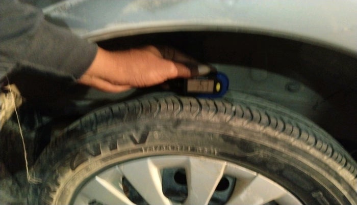 2011 Toyota Etios G, Petrol, Manual, 81,979 km, tyre