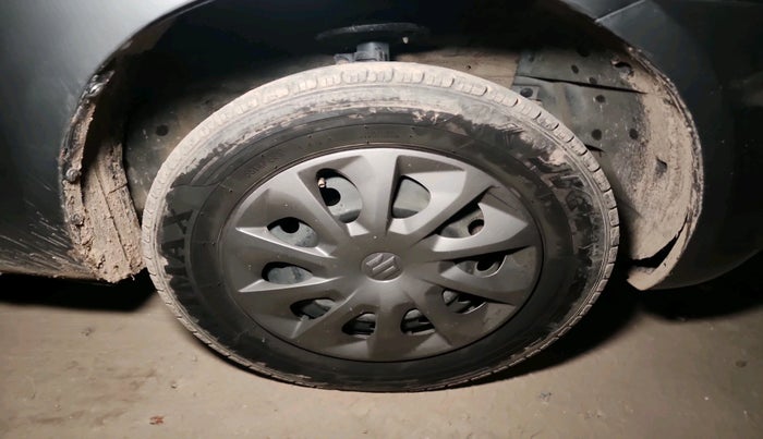 2016 Maruti Swift VXI, Petrol, Manual, 1,14,547 km, tyre