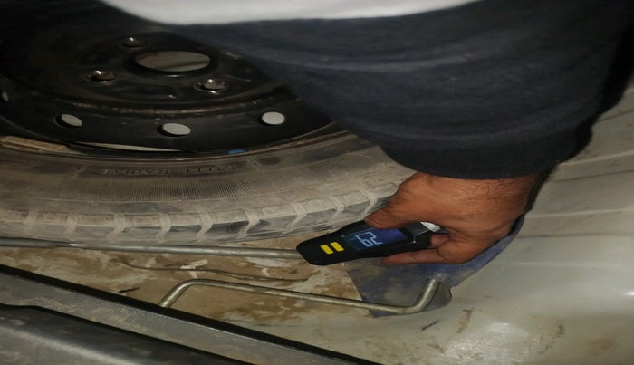 2018 Maruti Alto 800 VXI, Petrol, Manual, 1,21,120 km, tyre