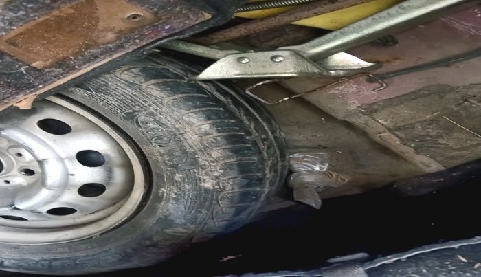 2013 Tata Indigo ECS GLX, Petrol, Manual, 52,524 km, tyre