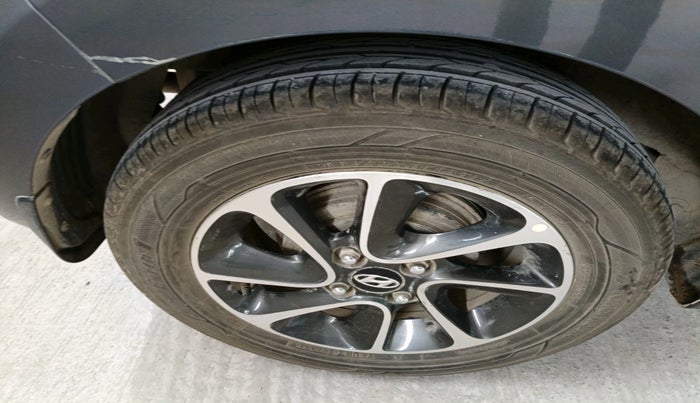 2017 Hyundai Grand i10 ASTA 1.2 KAPPA VTVT, Petrol, Manual, 31,164 km, tyre