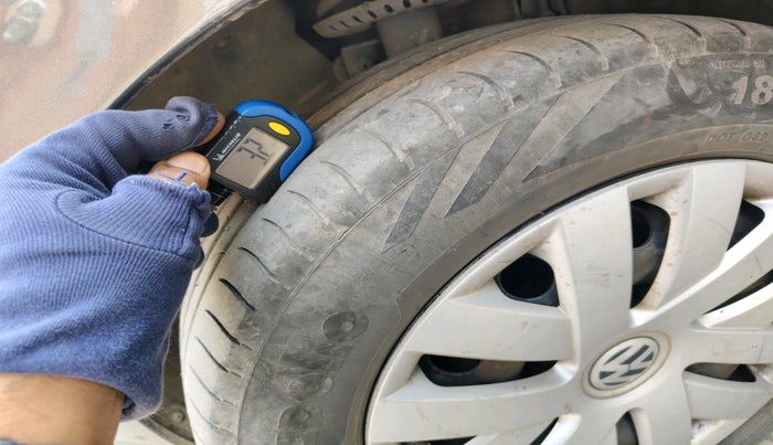 2016 Volkswagen Ameo COMFORTLINE 1.2L, Petrol, Manual, 1,54,907 km, tyre