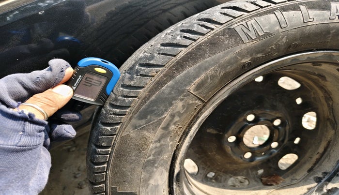 2016 Volkswagen Ameo COMFORTLINE 1.2L, Petrol, Manual, 1,54,907 km, tyre