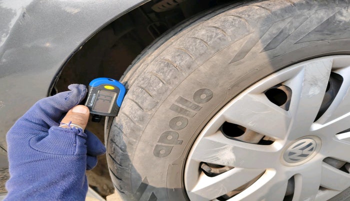 2016 Volkswagen Ameo COMFORTLINE 1.2L, Petrol, Manual, 1,54,907 km, tyre