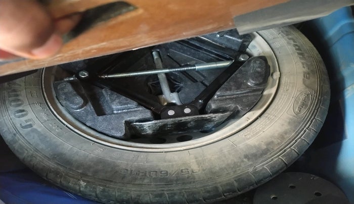 2020 Tata NEXON XM PETROL, Petrol, Manual, 21,163 km, tyre