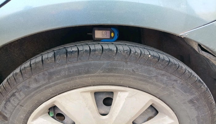 2010 Maruti Swift Dzire VXI, Petrol, Manual, 1,64,520 km, tyre