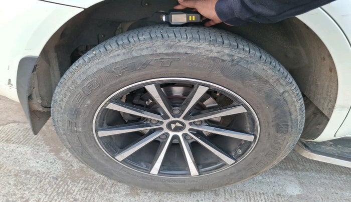 2021 Mahindra XUV500 W5, Diesel, Manual, 97,780 km, tyre