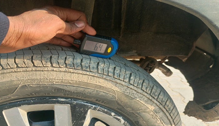 2016 Renault Kwid RXT 1.0, Petrol, Manual, 59,442 km, tyre