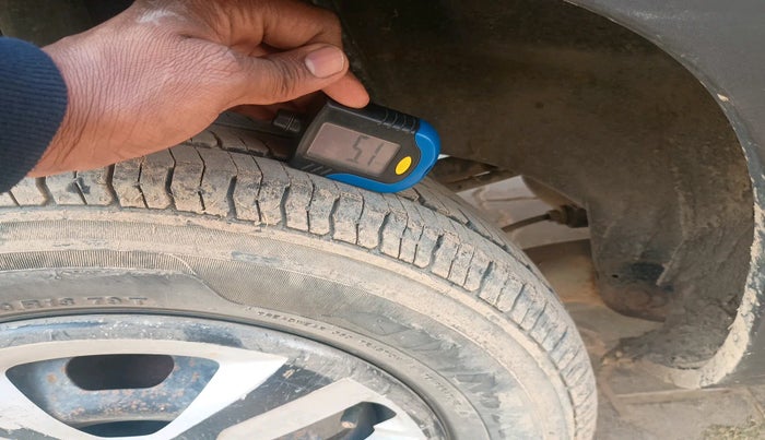 2016 Renault Kwid RXT 1.0, Petrol, Manual, 59,442 km, tyre