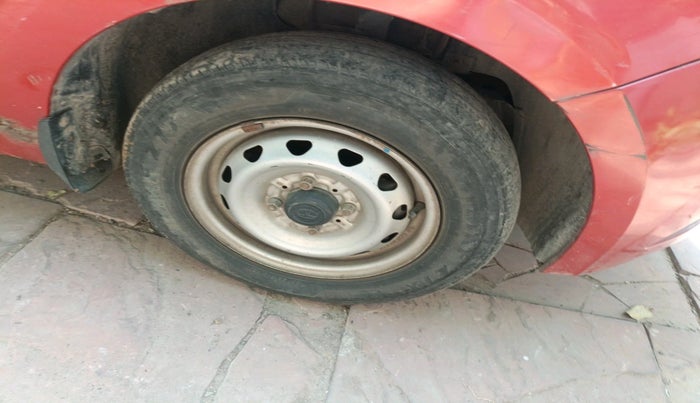 2016 Tata Tiago XE PETROL, Petrol, Manual, 1,28,967 km, tyre