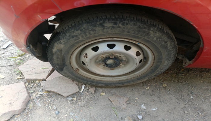 2016 Tata Tiago XE PETROL, Petrol, Manual, 1,28,967 km, tyre